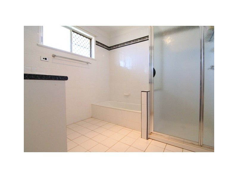 1 Mottram Court, Wilsonton QLD 4350