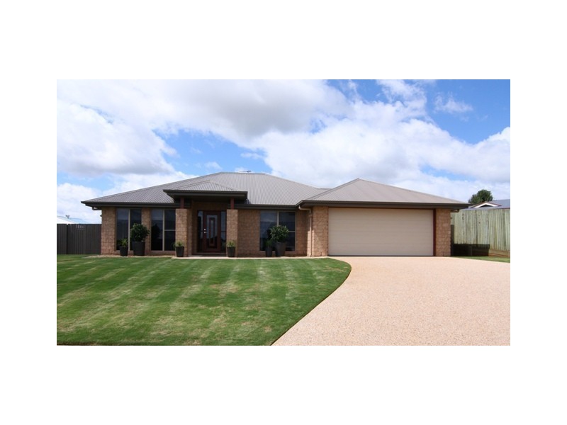 28 Calypso Crescent, Middle Ridge QLD 4350