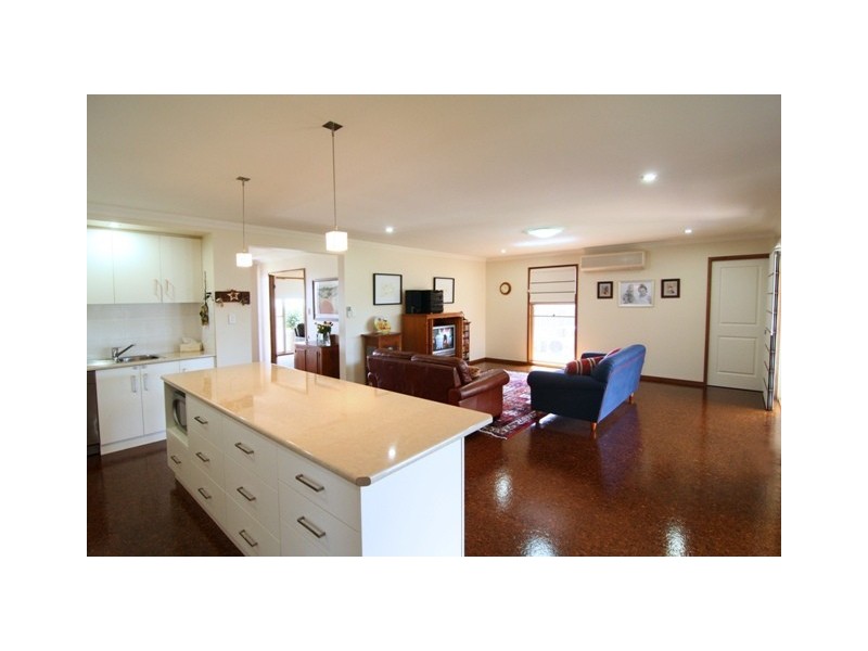 28 Calypso Crescent, Middle Ridge QLD 4350