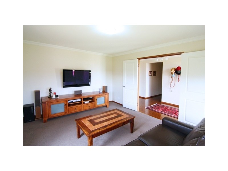 28 Calypso Crescent, Middle Ridge QLD 4350