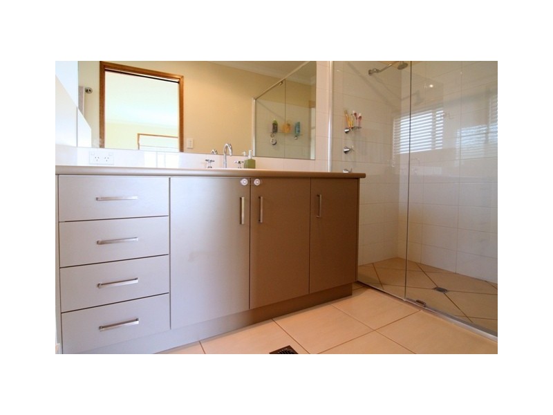 28 Calypso Crescent, Middle Ridge QLD 4350