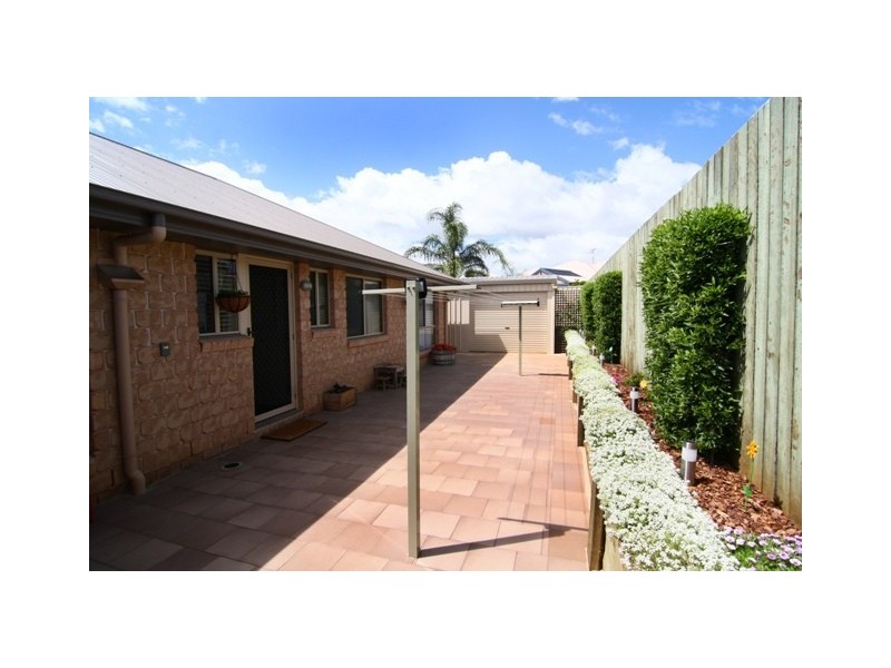 28 Calypso Crescent, Middle Ridge QLD 4350