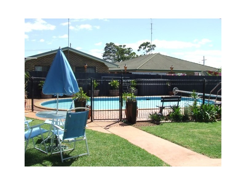 17 Dumba Street, Harristown QLD 4350