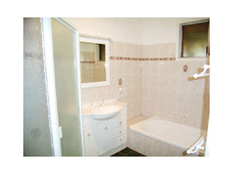 4 Stella Court, Wilsonton QLD 4350