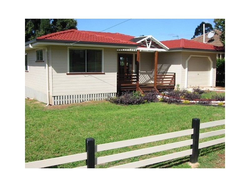 4 Hillside Street, Newtown QLD 4350