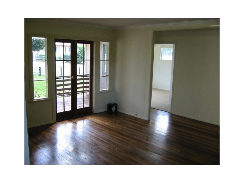 4 Hillside Street, Newtown QLD 4350