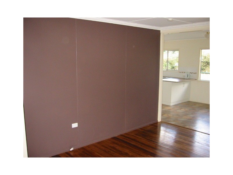 4 Hillside Street, Newtown QLD 4350