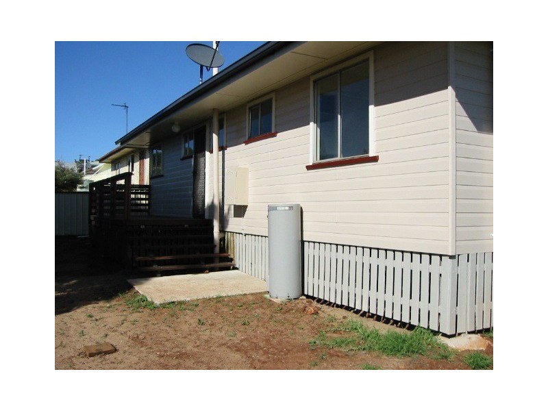 4 Hillside Street, Newtown QLD 4350