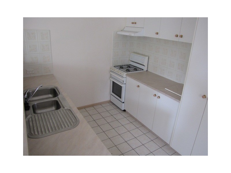 2/8 Cortess Street, Kearneys Spring QLD 4350