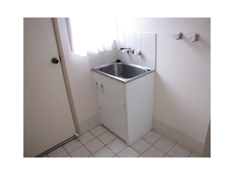 2/8 Cortess Street, Kearneys Spring QLD 4350