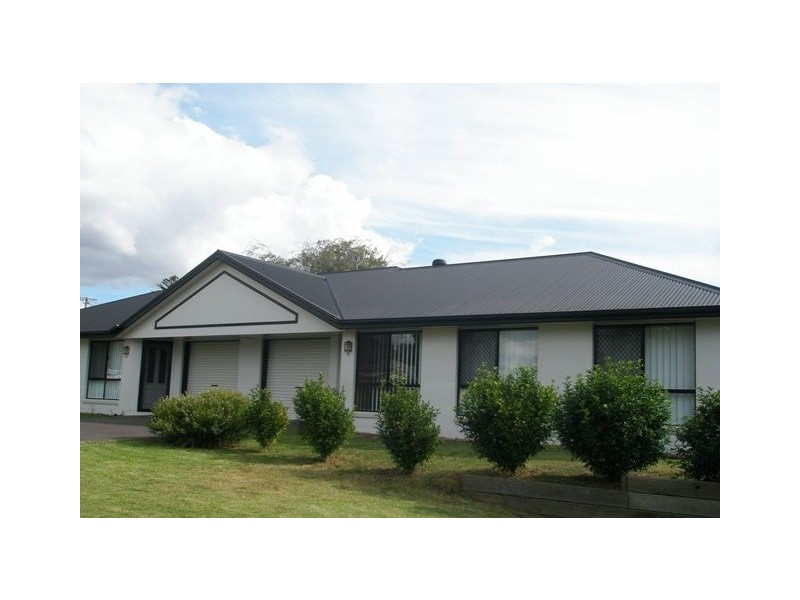 2/17 Rose Street, Wilsonton QLD 4350