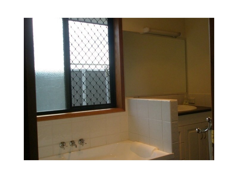 2/17 Rose Street, Wilsonton QLD 4350