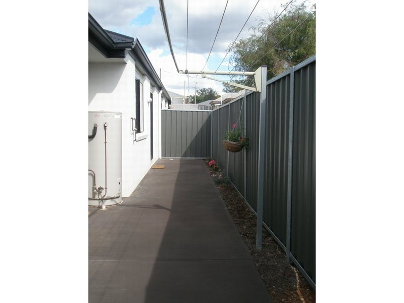 2/17 Rose Street, Wilsonton QLD 4350
