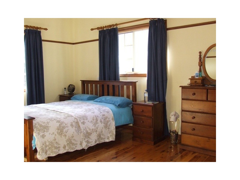 115 Bridge Street, Mount Lofty QLD 4350