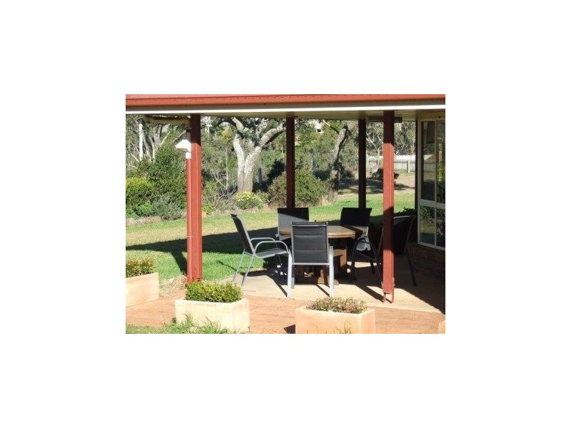 4 Cotswold Close, Cotswold Hills QLD 4350