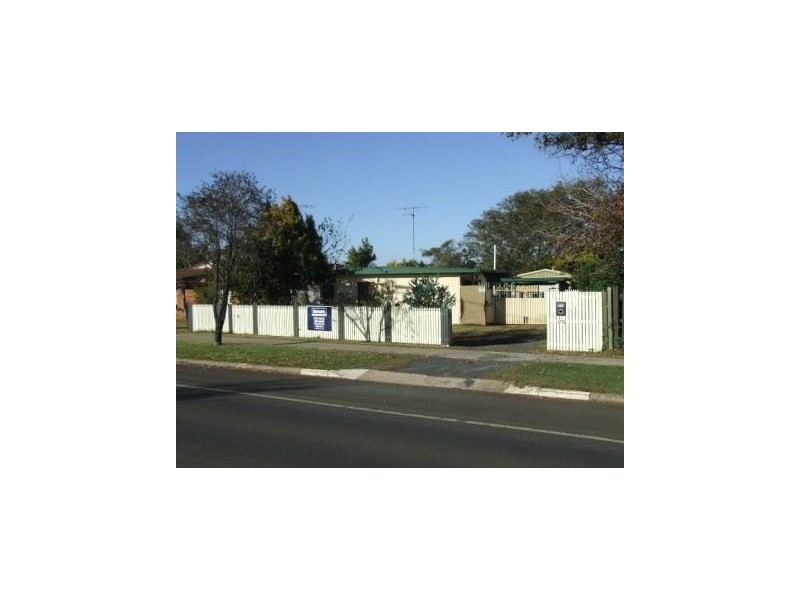 378 Bridge St,, Wilsonton QLD 4350