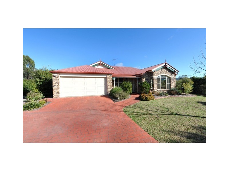 6 Derry Place, Hodgson Vale QLD 4352