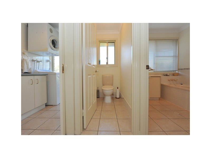 6 Derry Place, Hodgson Vale QLD 4352