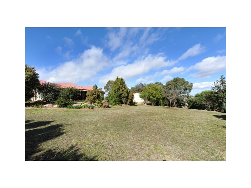 6 Derry Place, Hodgson Vale QLD 4352