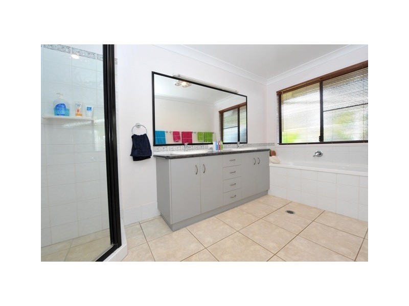 16 Pearl Court, Rangeville QLD 4350