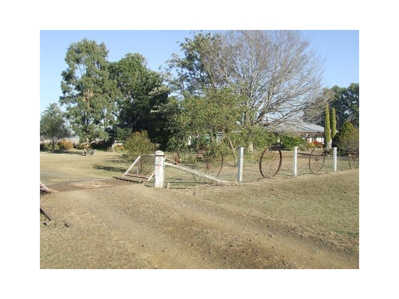 372 Felton-Clifton Road, Felton QLD 4358