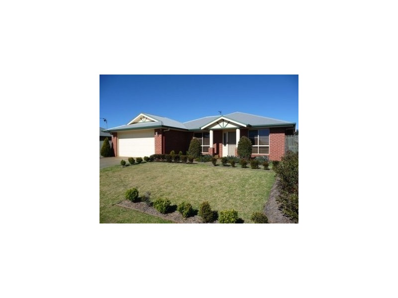 12 Pillar Street, Middle Ridge QLD 4350