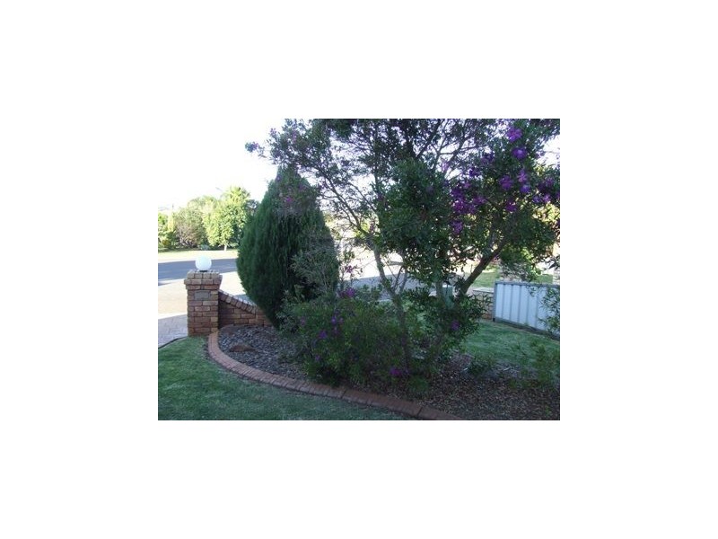 16 Janine Ct, Kearneys Spring QLD 4350