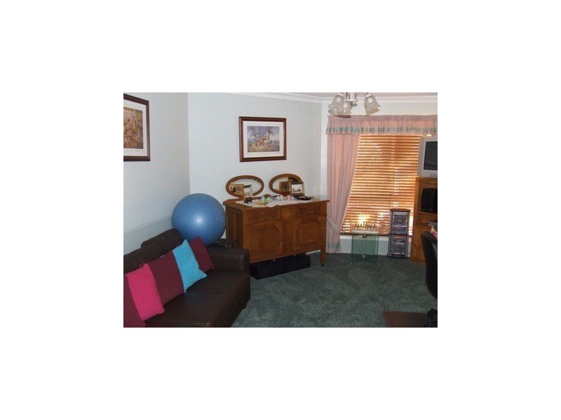 16 Janine Ct, Kearneys Spring QLD 4350