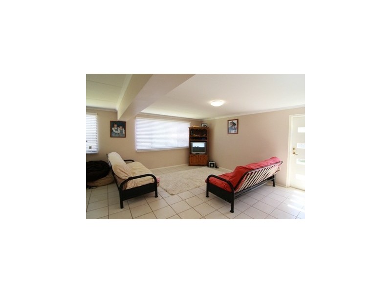 53 Kingsford Smith Dr, Wilsonton QLD 4350