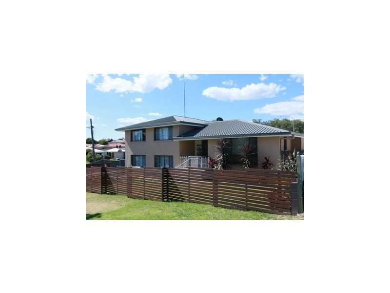 53 Kingsford Smith Dr, Wilsonton QLD 4350
