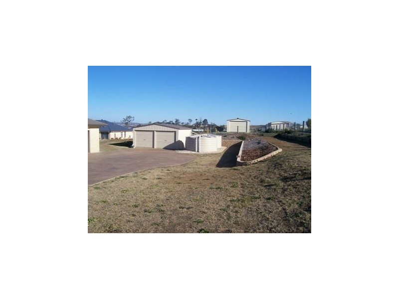 2 Freylings, Hodgson Vale QLD 4352