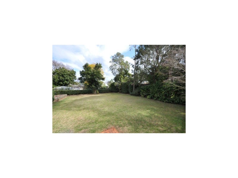 14 Perth St, Rangeville QLD 4350
