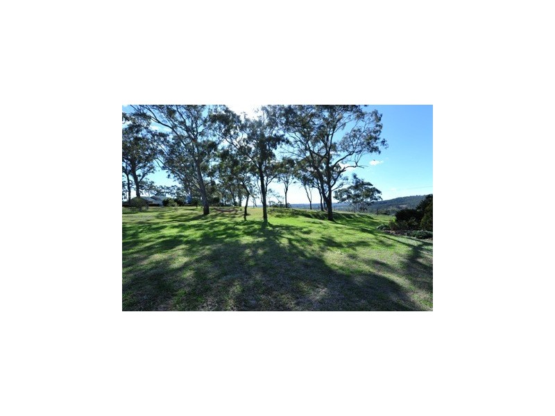 4 Cotswold Close, Cotswold Hills QLD 4350