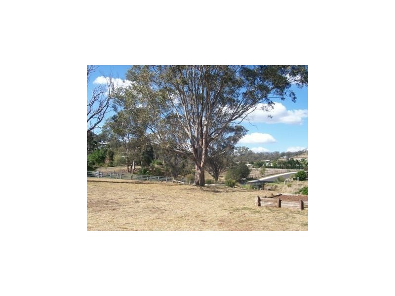 12755 New England Highway, Hodgson Vale QLD 4352