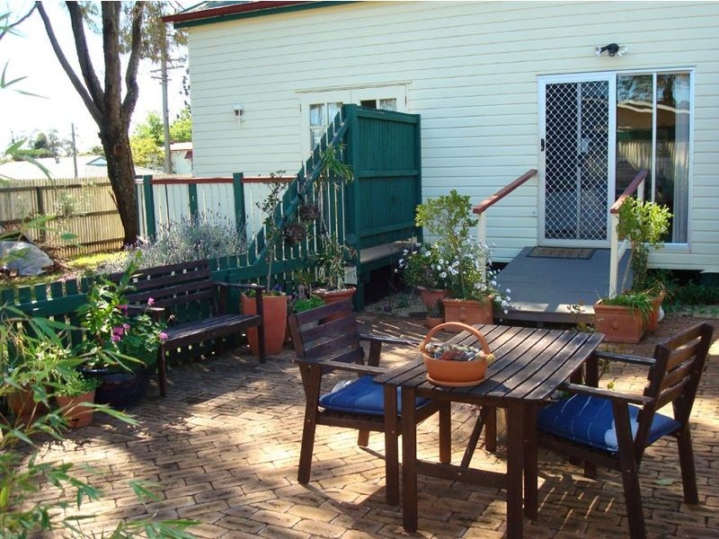 1 Clairmont Street, Newtown QLD 4350