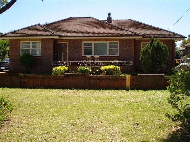 11 Phyllis Street, Harristown QLD 4350