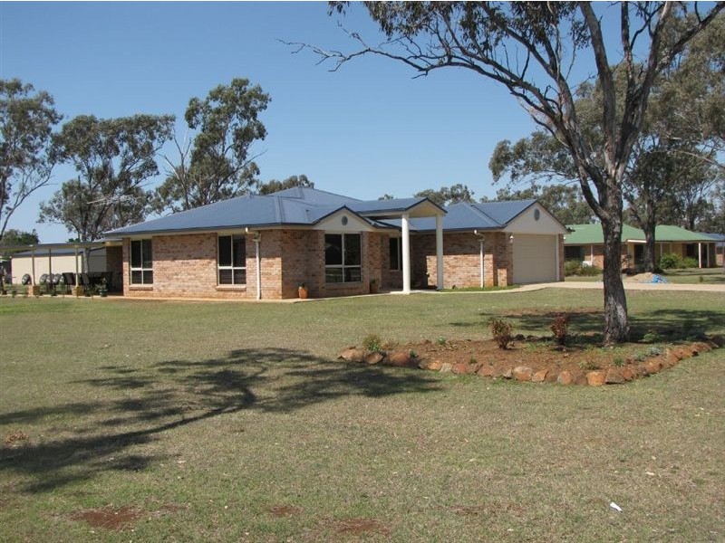 6 Langton Crescent, Oakey QLD 4401