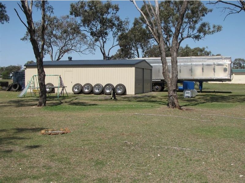 6 Langton Crescent, Oakey QLD 4401