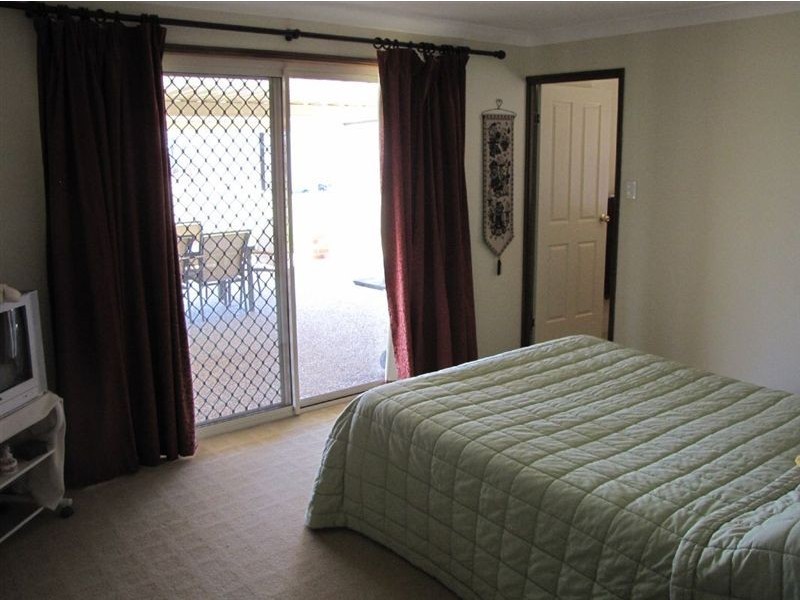 6 Langton Crescent, Oakey QLD 4401