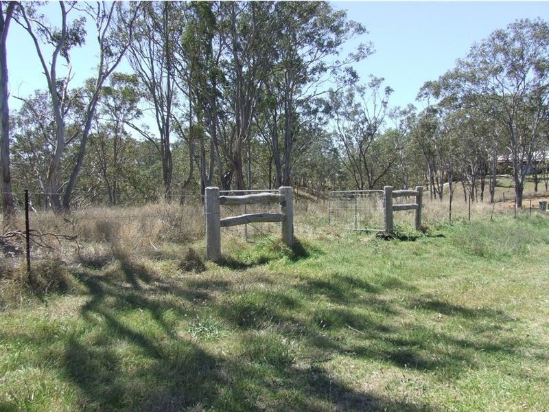 10 Claudia Court, Top Camp QLD 4350