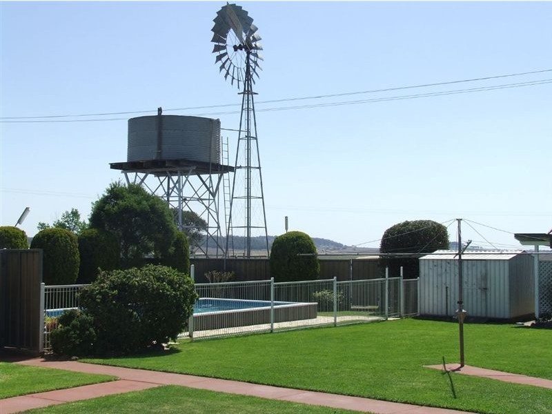11985 Warrego Highway, Oakey QLD 4401