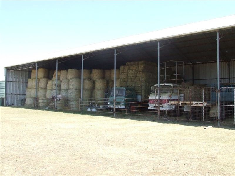 11985 Warrego Highway, Oakey QLD 4401