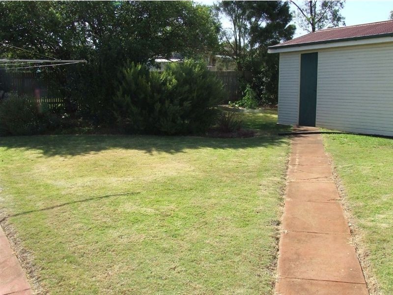 315 Tor Street, Wilsonton QLD 4350