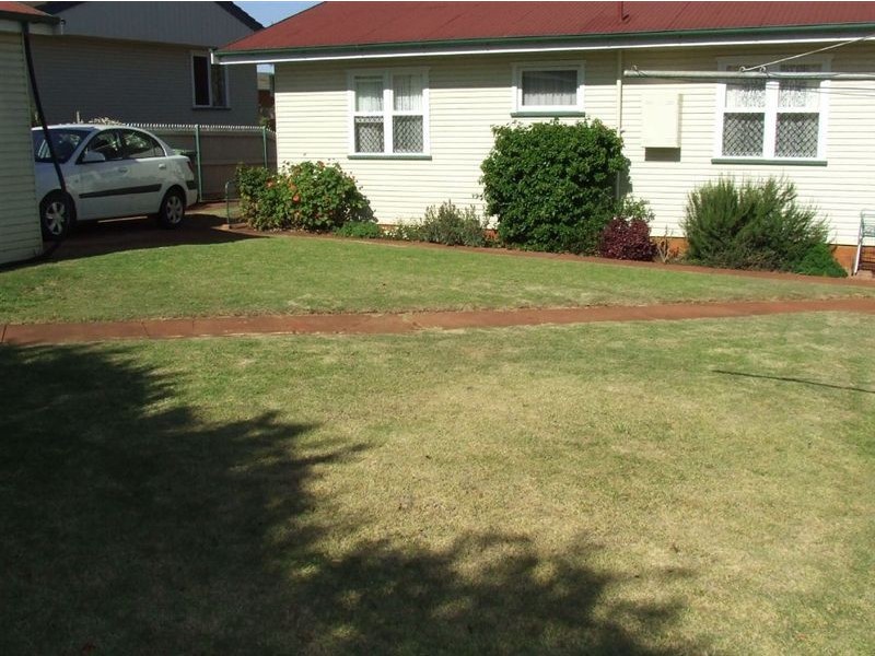 315 Tor Street, Wilsonton QLD 4350