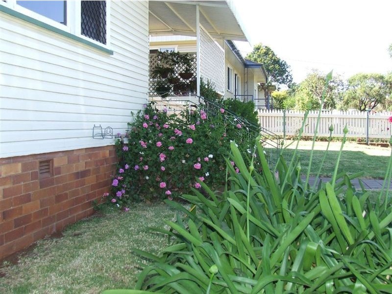 315 Tor Street, Wilsonton QLD 4350