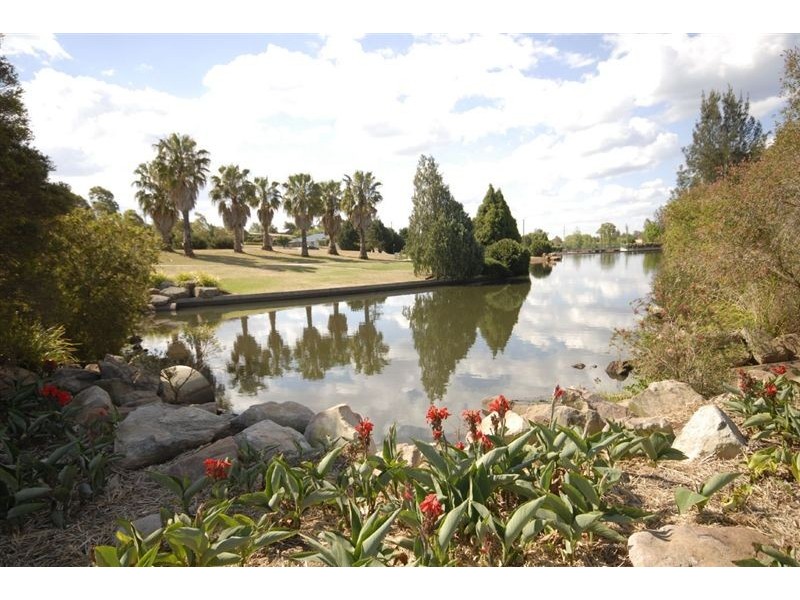 10 Fay Court, Kearneys Spring QLD 4350