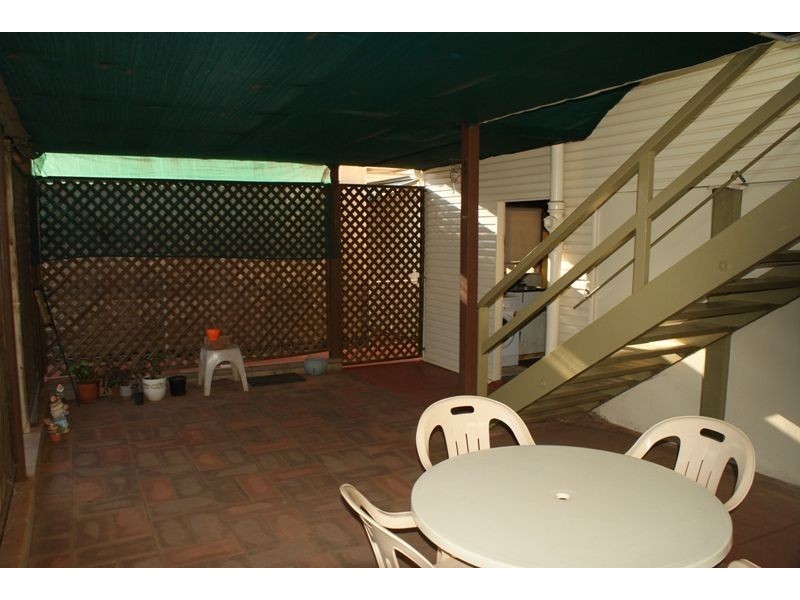 6 Hanlon Street, Newtown QLD 4350