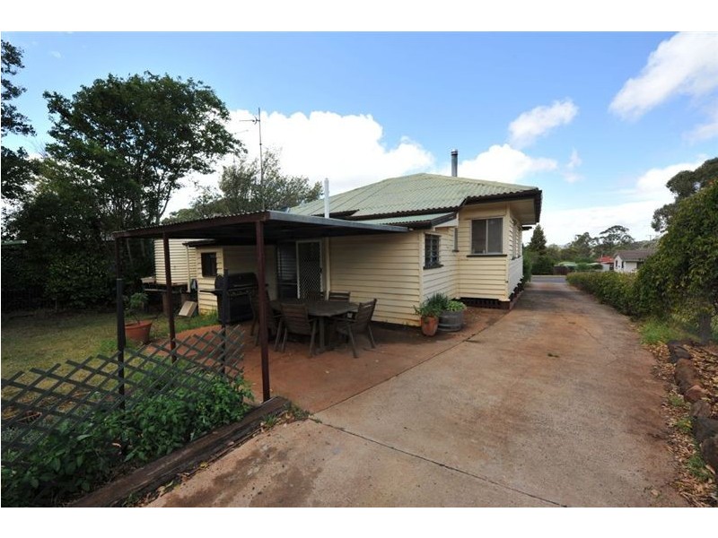 59 Glenvale Road, Newtown QLD 4350