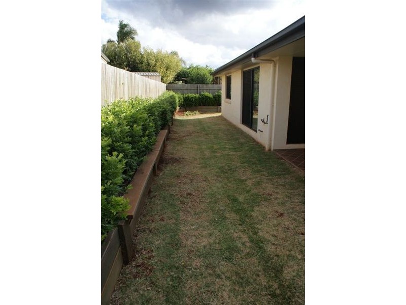 8 Brunckhorst Drive, Kearneys Spring QLD 4350