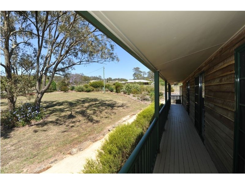 33 Box Tree Court, Mount Rascal QLD 4350